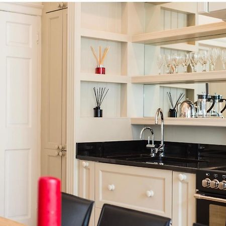 Luxurious City Centre Self Catering Apartment Единбург Екстериор снимка