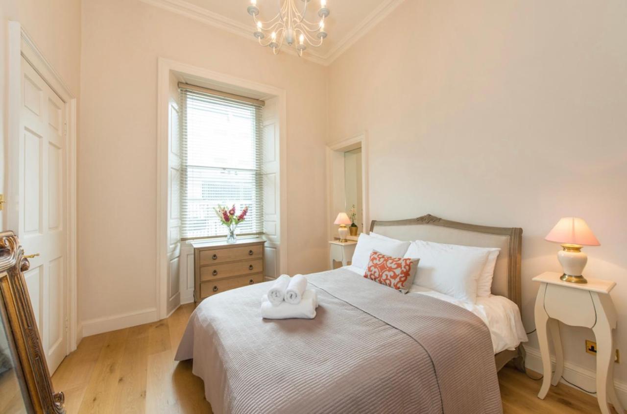 Luxurious City Centre Self Catering Apartment Единбург Екстериор снимка