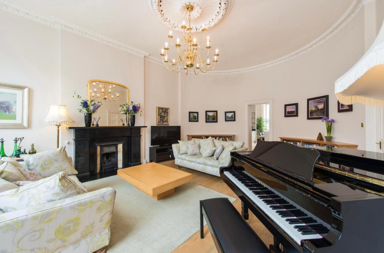 Luxurious City Centre Self Catering Apartment Единбург Екстериор снимка